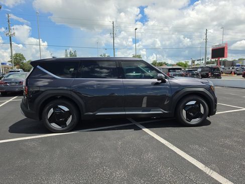 New 2026 Kia EV9 Light RWD image 9