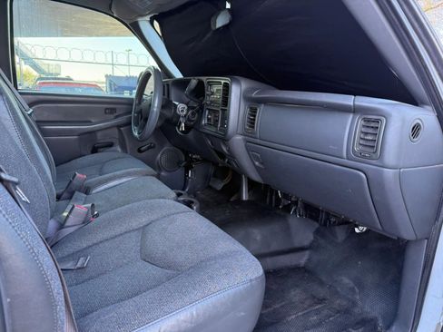 Used 2006 Chevrolet Silverado 2500 W/T image 28