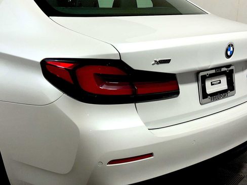 Certified 2023 BMW 530i xDrive w/ Premium Package AWD/4WD image 27