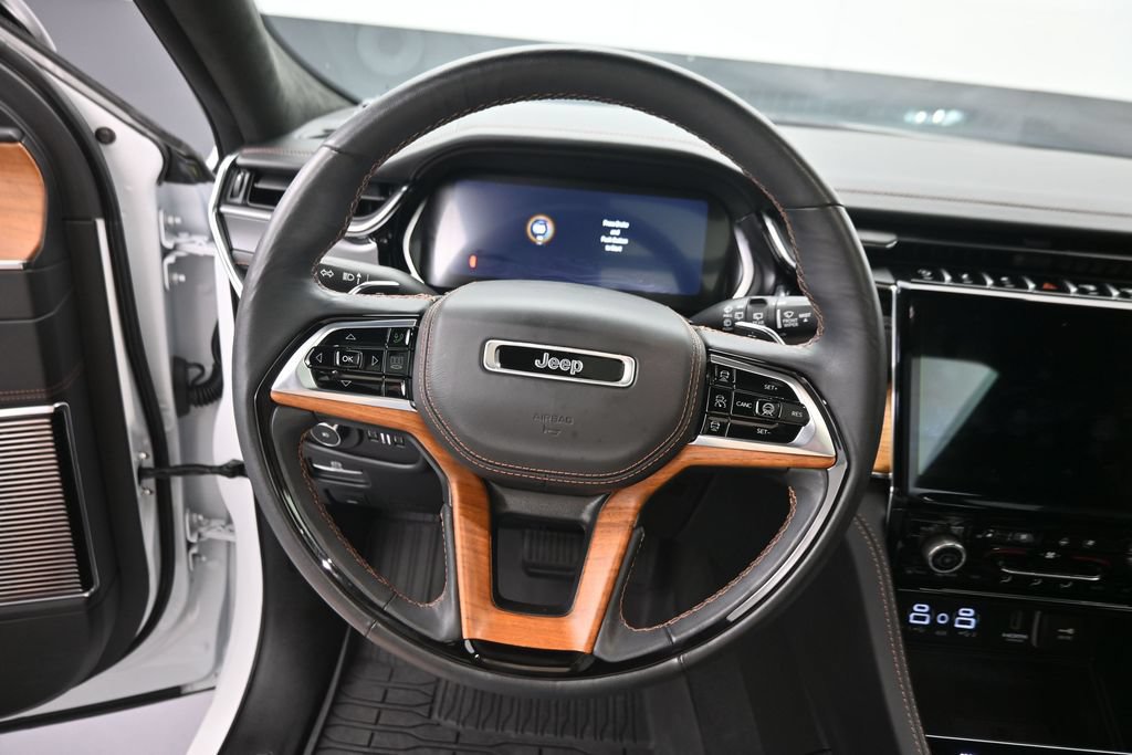 Used 2024 Jeep Grand Cherokee L Summit AWD/4WD image 27