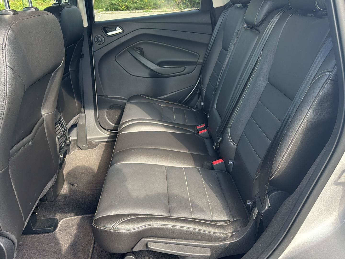 Used 2016 Ford Escape Titanium w/ Equipment Group 301A AWD/4WD image 10