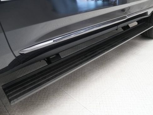 Used 2025 GMC Yukon Denali Ultimate w/ LPO, Floor Liner Package AWD/4WD image 12