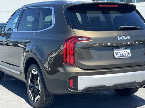 Used 2023 Kia Telluride S FWD image 5
