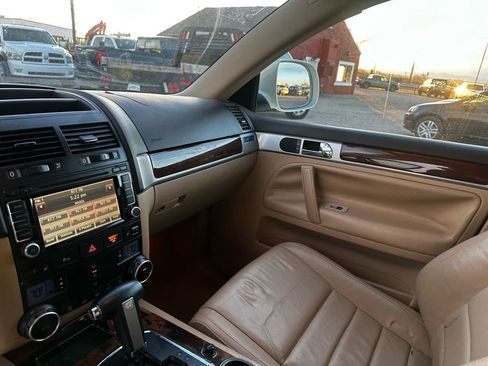 Used 2009 Volkswagen Touareg V6 AWD/4WD image 22