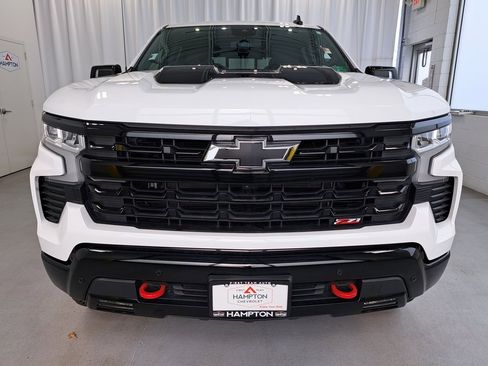 Used 2024 Chevrolet Silverado 1500 LT Trail Boss w/ Convenience Package II image 3