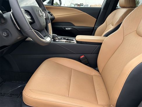 Used 2025 Lexus RX 350 image 12