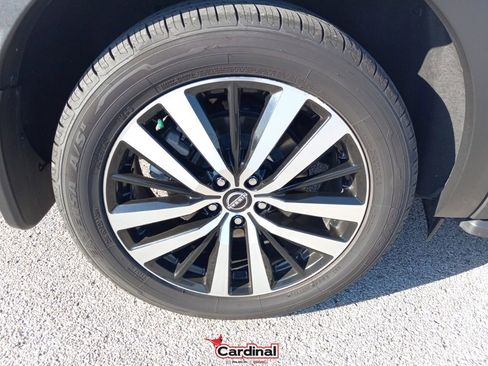 Used 2024 Nissan Pathfinder Platinum w/ Lighting Package (N93) image 4