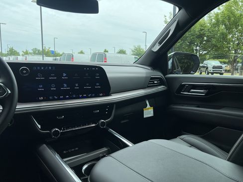 New 2026 Chevrolet Tahoe Premier w/ Sun And Tow Package AWD/4WD image 24