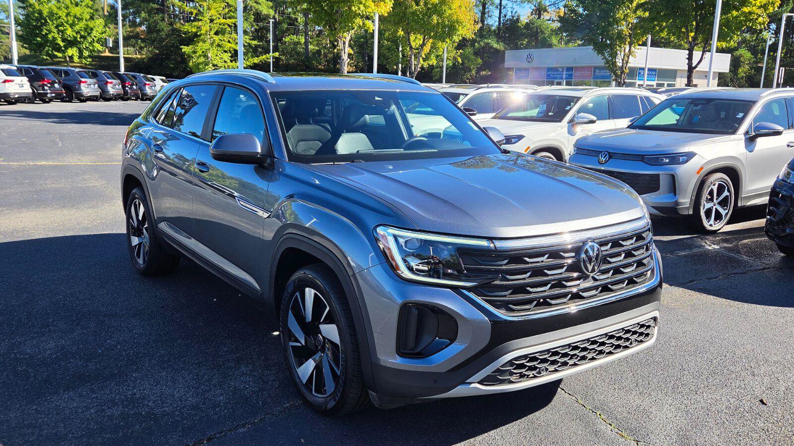 Certified 2024 Volkswagen Atlas Cross Sport SE AWD/4WD image 7