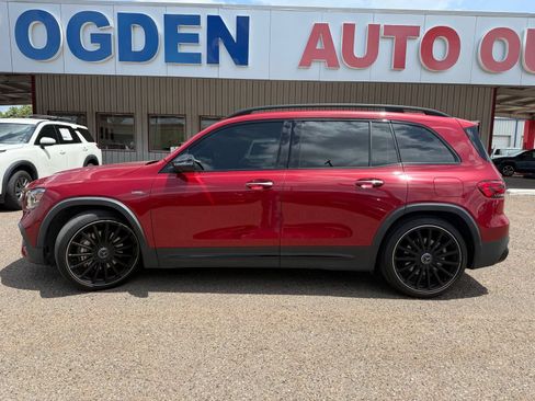 Used 2023 Mercedes-Benz GLB 35 AMG 4MATIC image 3