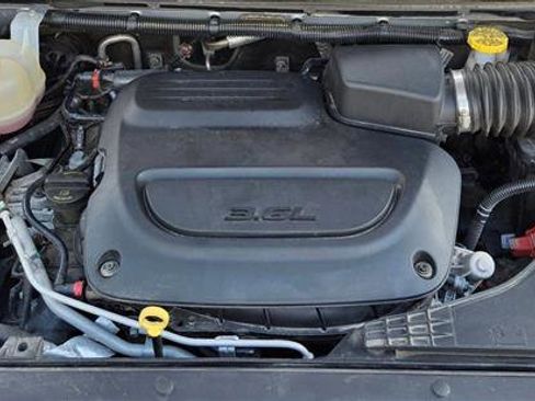 Used 2023 Chrysler Pacifica Touring-L image 21