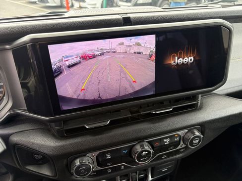 Used 2025 Jeep Wrangler Unlimited Sport AWD/4WD image 23