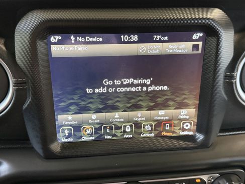Used 2018 Jeep Wrangler Unlimited Sahara AWD/4WD image 9
