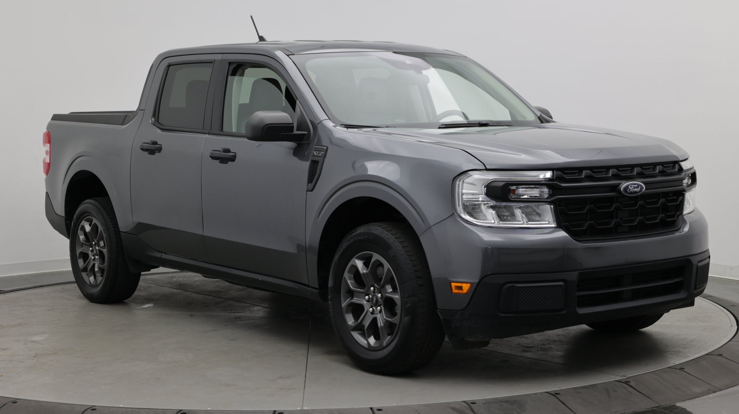Used 2024 Ford Maverick XLT FWD image 3