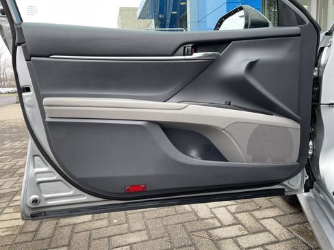 Used 2022 Toyota Camry LE image 13