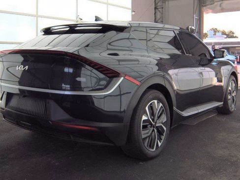 Certified 2024 Kia EV6 Light image 3