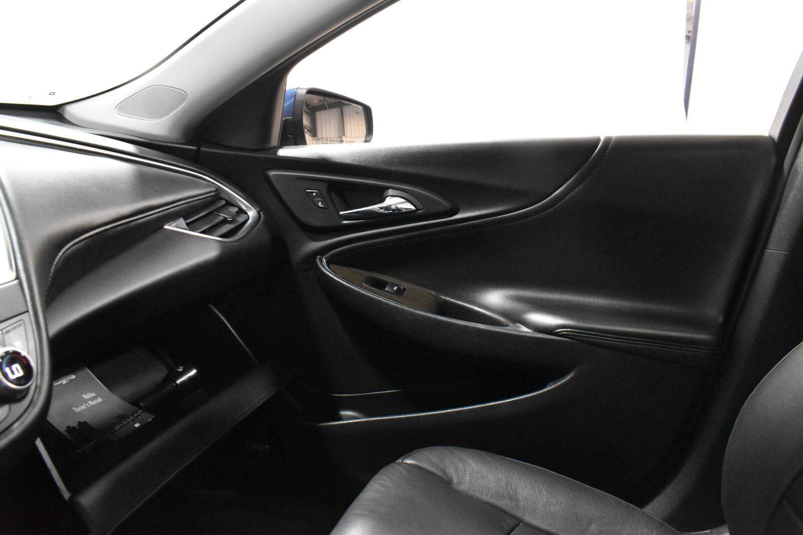 Used 2022 Chevrolet Malibu Premier FWD image 21