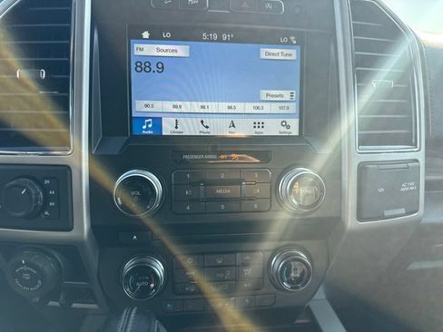 Used 2018 Ford F150 Lariat w/ Equipment Group 502A Luxury AWD/4WD image 19