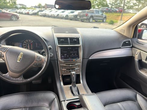 Used 2013 Lincoln MKX FWD image 11