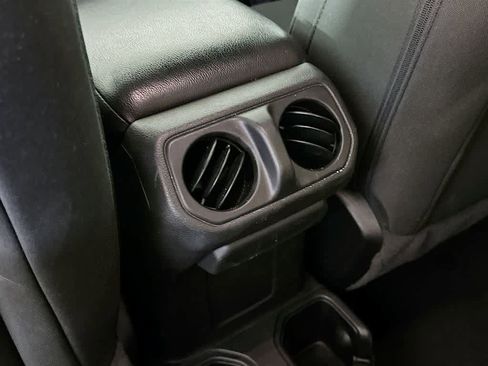 Used 2022 Jeep Gladiator Sport image 13