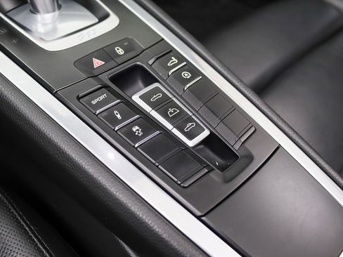 Used 2017 Porsche 911 Carrera image 40