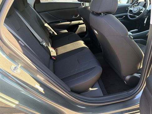 New 2026 Hyundai Elantra SE image 15