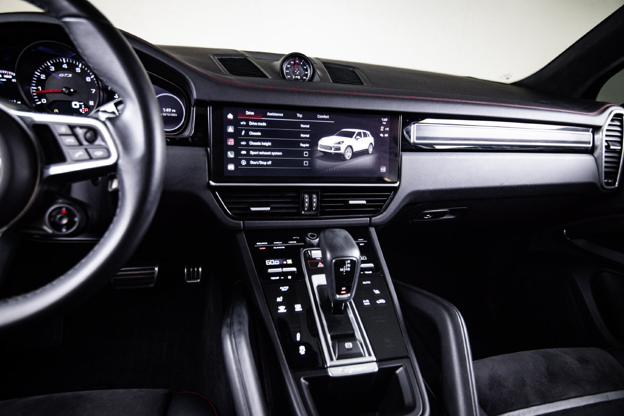 Certified 2022 Porsche Cayenne GTS AWD/4WD image 19
