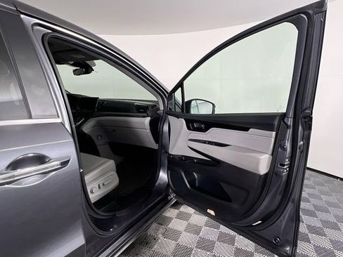 Certified 2024 Honda Odyssey Touring image 31