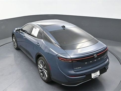 Used 2025 Toyota Crown Limited image 13