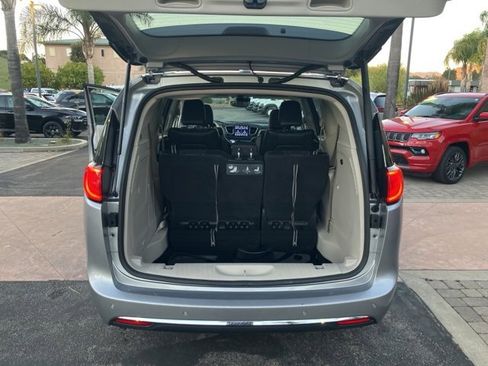 Used 2018 Chrysler Pacifica Limited w/ Advanced Safetytec Group image 26