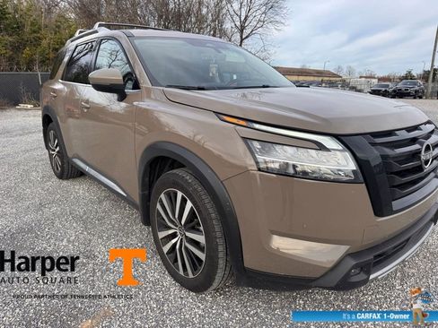 Used 2024 Nissan Pathfinder Platinum image 7