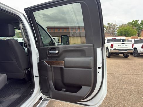 Used 2022 GMC Sierra 3500 SLE w/ SLE Value Package AWD/4WD image 15