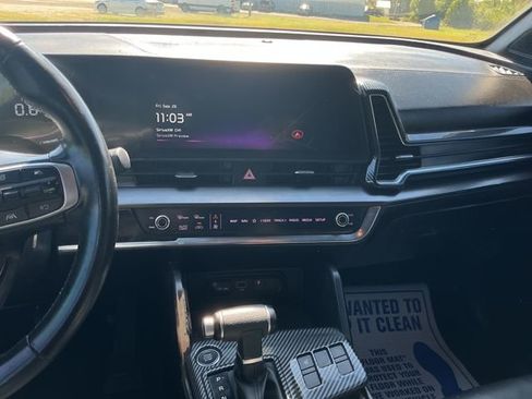 Used 2023 Kia Sportage EX image 17