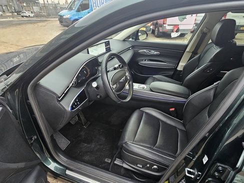 Used 2022 Genesis GV70 2.5T w/ Advanced Package image 17