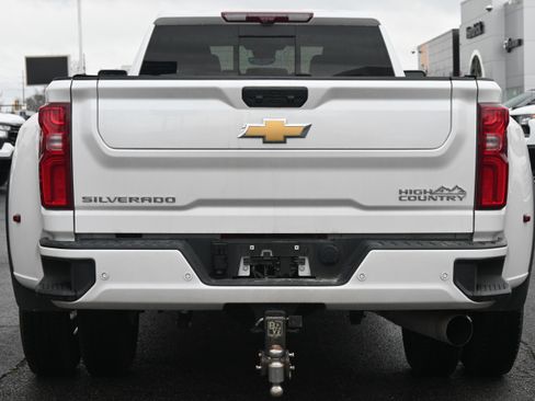 Used 2025 Chevrolet Silverado 3500 High Country w/ High Country Premium Package image 14