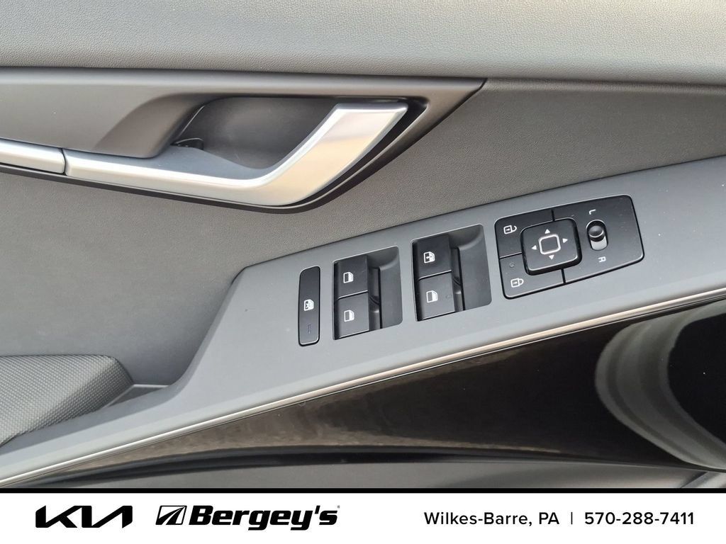 Certified 2025 Kia Niro EX w/ EX Cold Weather Package FWD image 15