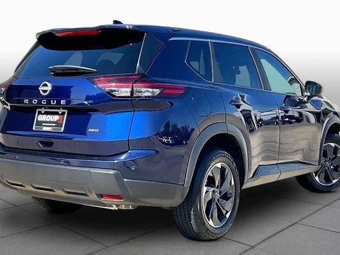 Certified 2025 Nissan Rogue SV AWD/4WD image 12