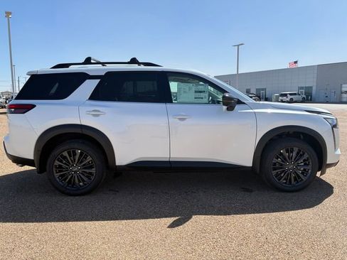 New 2026 Nissan Pathfinder SL image 7