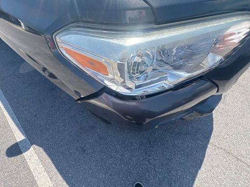 Used 2017 Toyota Tacoma SR RWD image 17