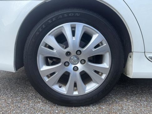 Used 2012 Toyota Avalon image 10