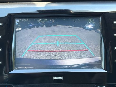 Used 2020 Toyota Camry SE FWD image 8