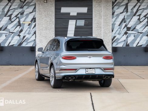 Used 2022 Bentley Bentayga Speed image 11