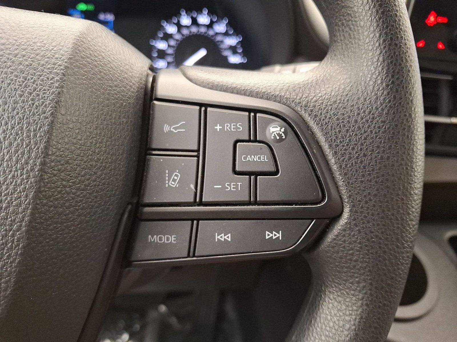 Used 2024 Toyota Sienna LE FWD image 21