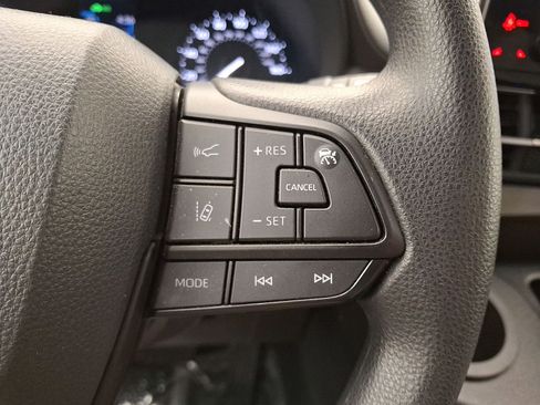 Used 2024 Toyota Sienna LE FWD image 21
