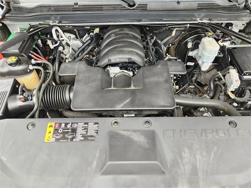 Used 2019 Chevrolet Suburban Premier w/ Premier Plus Edition image 32