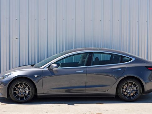 Used 2018 Tesla Model 3 Long Range image 48