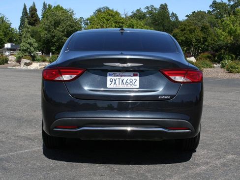 Used 2016 Chrysler 200 Limited Platinum FWD image 6