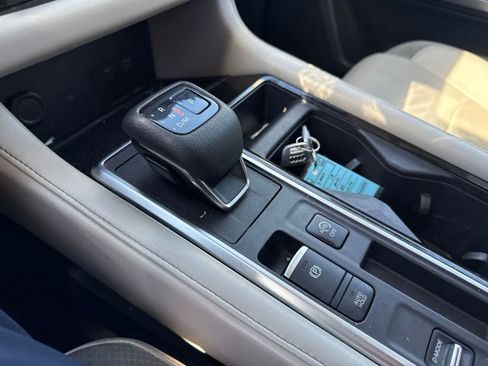 Used 2022 Nissan Pathfinder SL w/ SL Premium Package FWD image 25