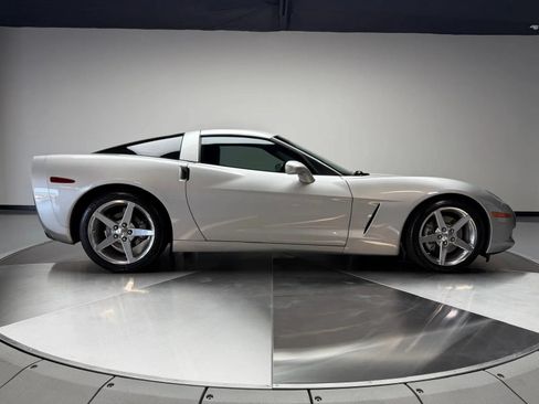 Used 2005 Chevrolet Corvette Coupe w/ Preferred Equipment Group RWD image 6