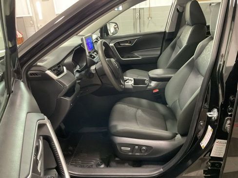 Used 2025 Toyota RAV4 XLE image 10